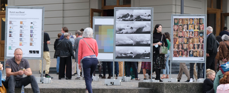 &laquo;Kunst f&uuml;r den Frieden&raquo; &ndash; eine Openair-Kunstausstellung mit 18 Kunstplakaten